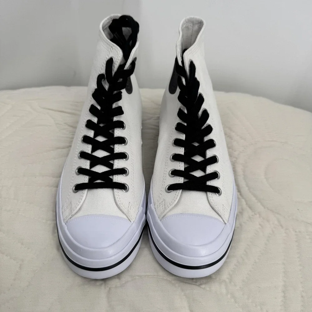 Mitchell & Ness Hood Conference 55 HC High Top Off-White Lace Basketball Sneaker